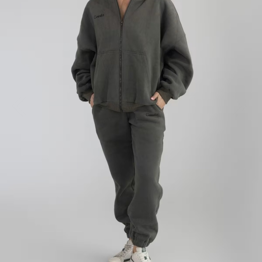 NEW Comfrt Sweatshirt & Sweatpants Set